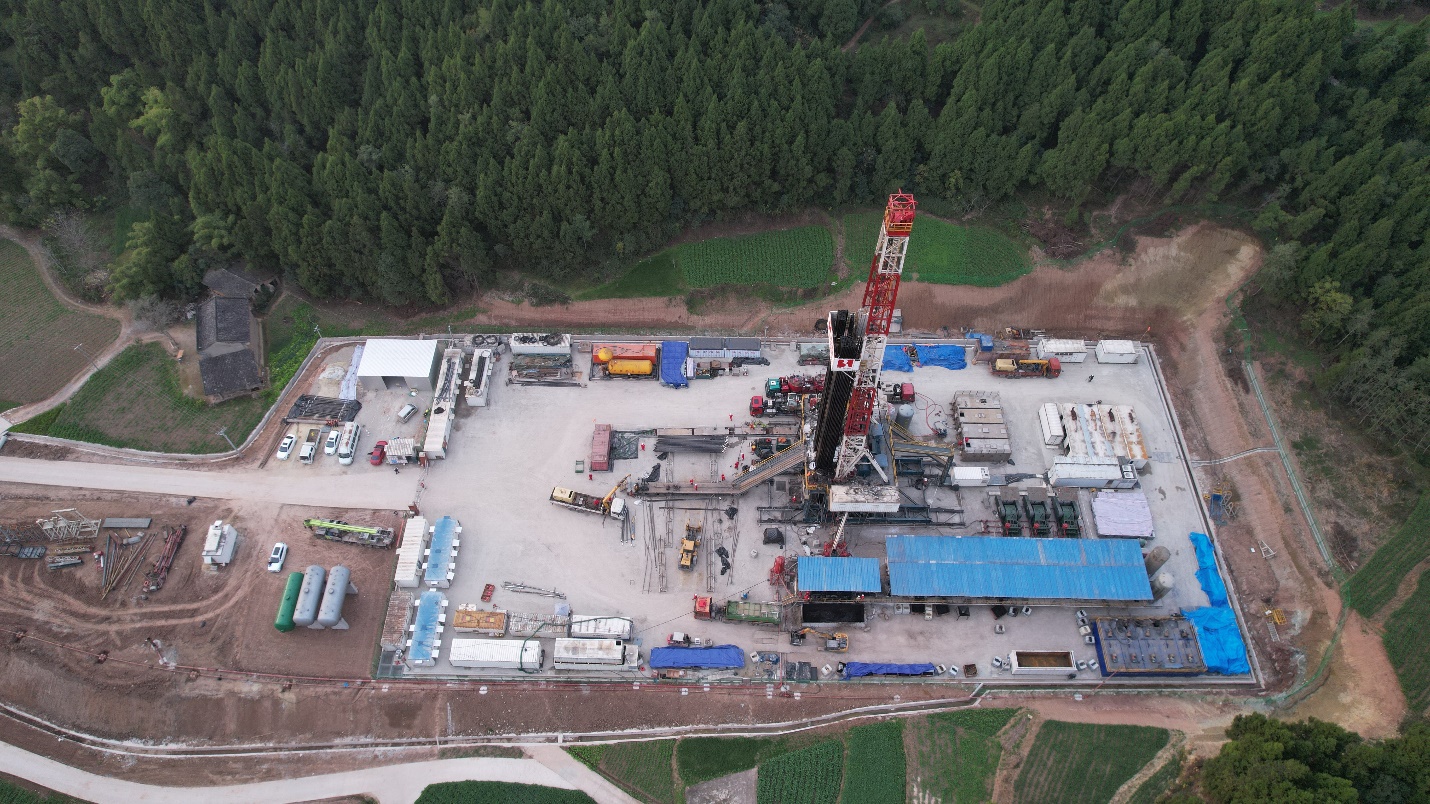 ���ʯ�Ͱ˽ǳ�����������������������������ͬ��������50%.jpg