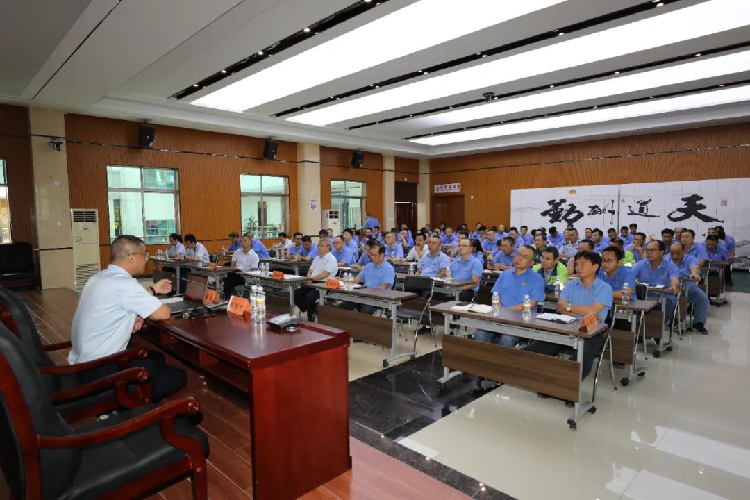 ���Ͽ�ҵ��ί�����������ѧ�������ר�⵳��