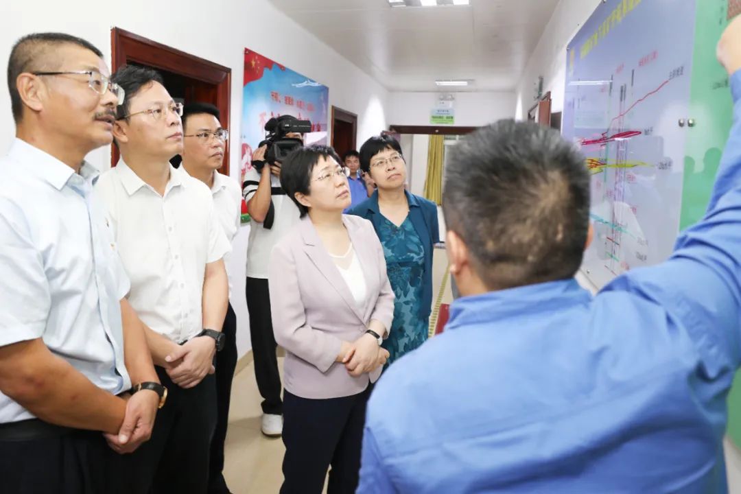 ����ʡί��ί���Ӻ쵽���Ͽ�ҵ����