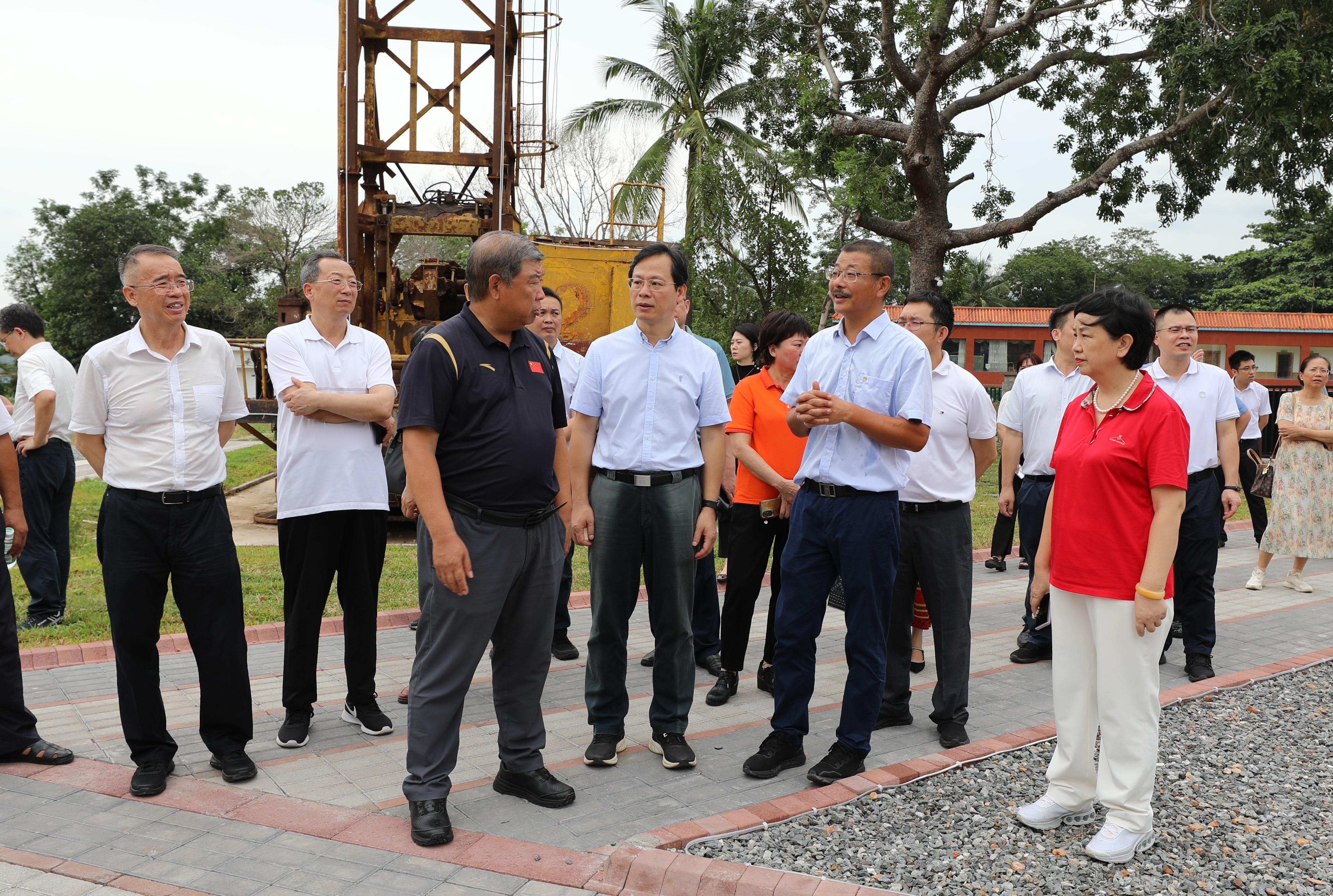 �л������ܻḱ�᳤���ٻ�һ�е��ú��Ͽ�ҵ