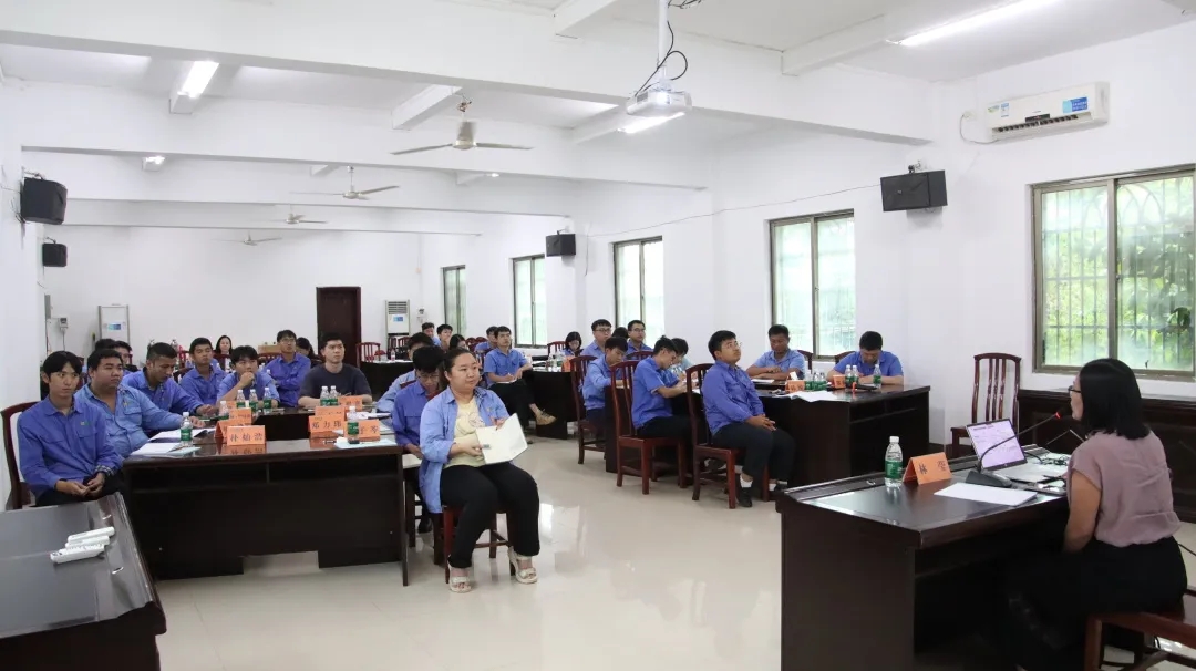 �����ڹ� ���ù��� ���Ͽ�ҵ���е�һ��ͨѶԱ��ѵ��