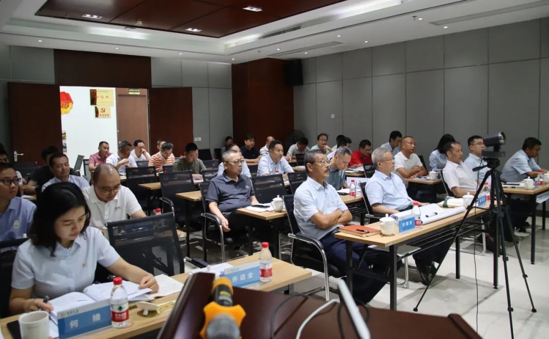 ���Ͽ�ҵ�����и߲�����ְԱ��Ŀ����Ӧ����ѵ