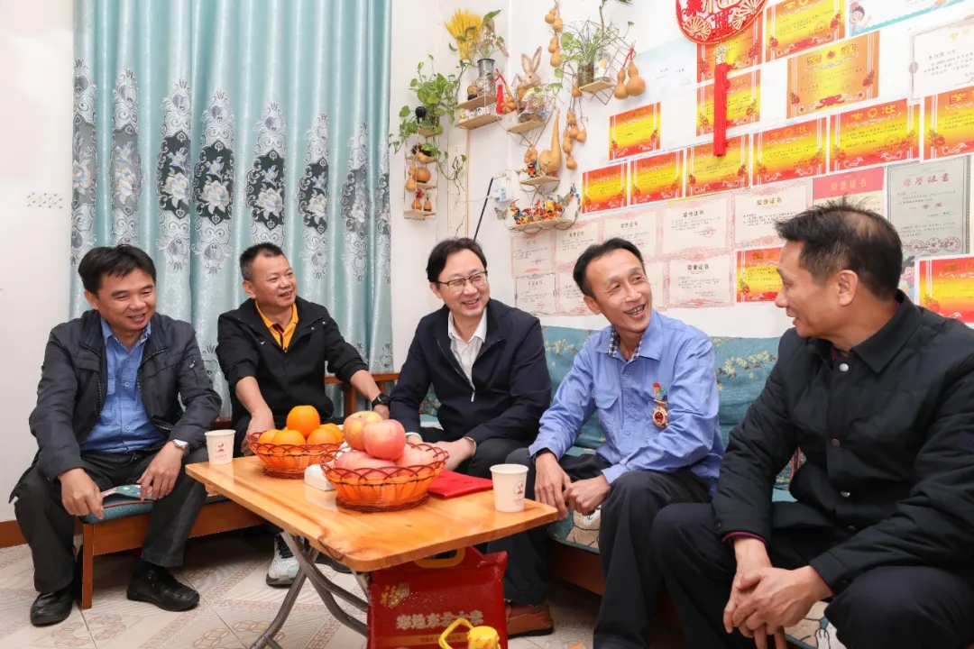 ����ʡ�ܹ��ḱ��ϯ�²��߷�ο�ʺ��Ͽ�ҵԱ��