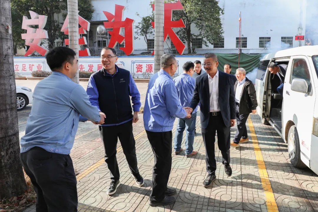 �����ľ������Ͽ�ҵ�����´��Ű��˶�