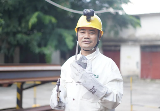 ���Ͽ�ҵԱ������:���±�����Ͽ�ҵԱ���������������Ͷ�ģ��