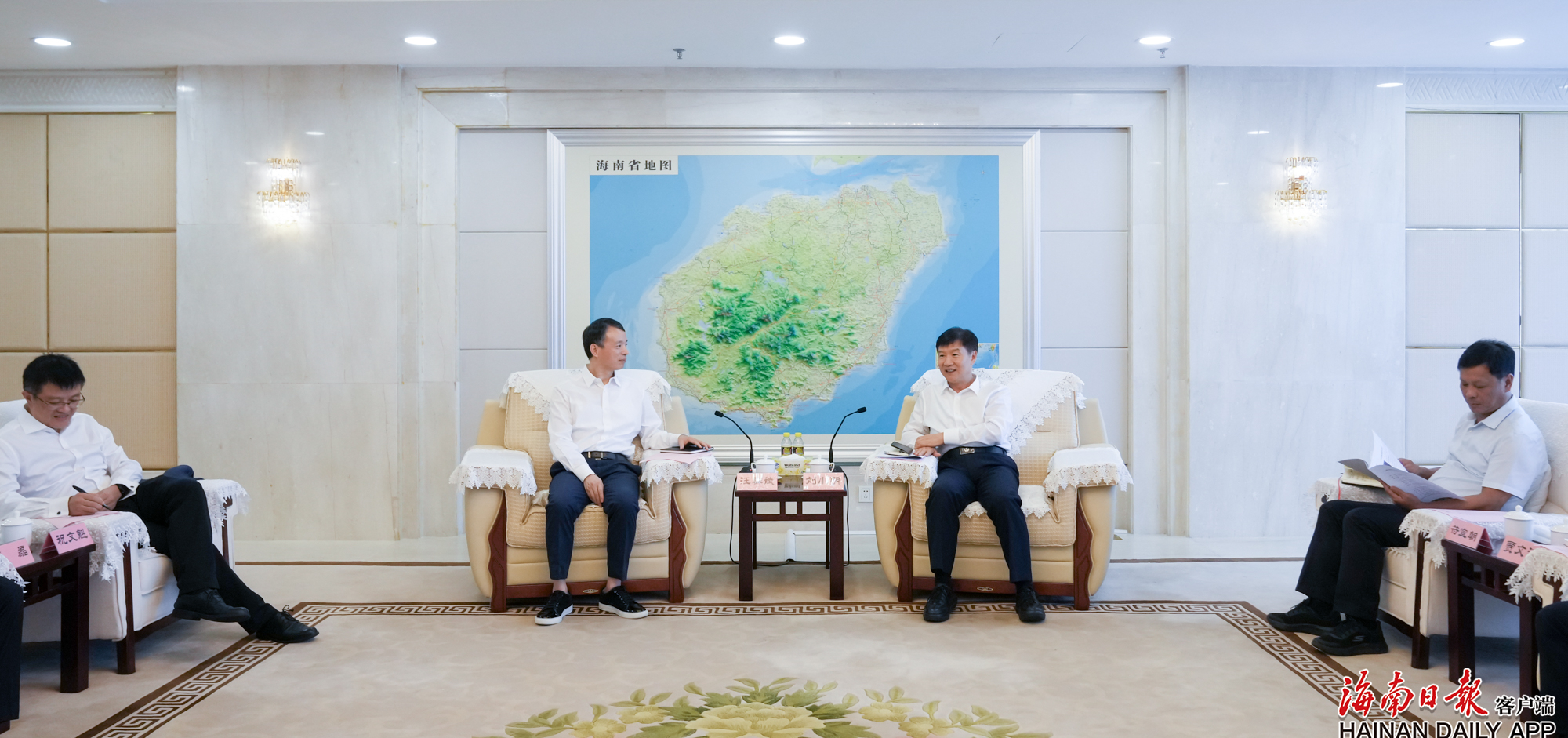 ����ʡʡ����С��������ǹ�����ϯ���³���Ⱥ��һ��