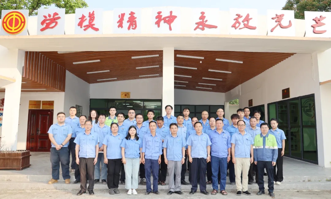 ���Ͽ�ҵ�ٿ�2026�ꡰ��һ����ģ�͹����˲���̸��